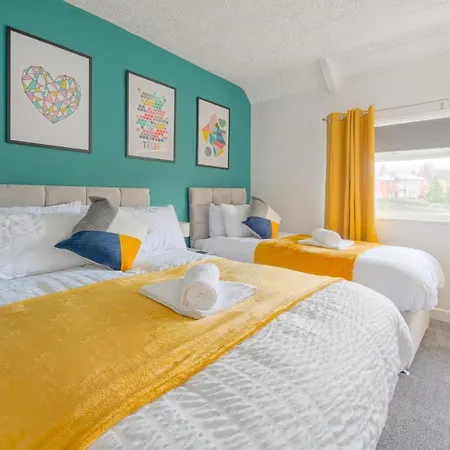 Rookwood House - Spacious With Free Parking - Short Feriehus Leeds (West Yorkshire)