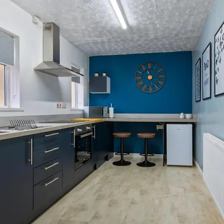 Rookwood House - Spacious With Free Parking - Short Feriehus