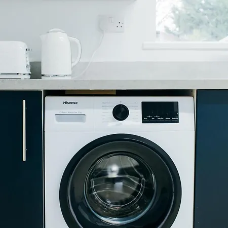 Rookwood House - Spacious With Free Parking - Short * Leeds (West Yorkshire)