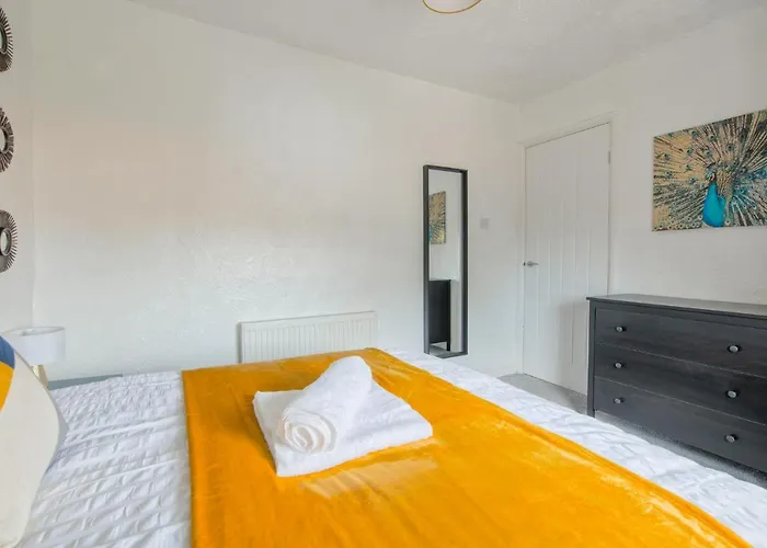 Semesterbostad Rookwood House - Spacious With Free Parking - Short Leeds (West Yorkshire)