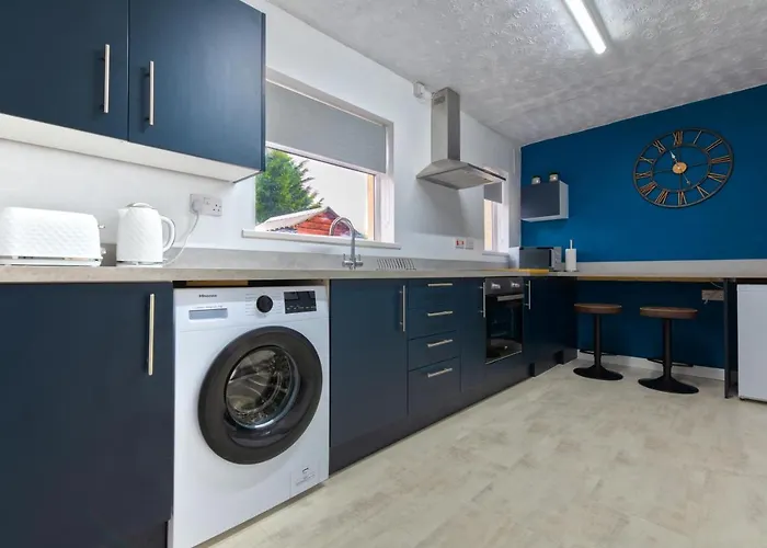 Rookwood House - Spacious With Free Parking - Short