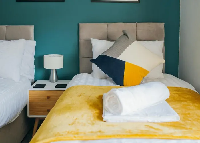 Rookwood House - Spacious With Free Parking - Short Semesterbostad *